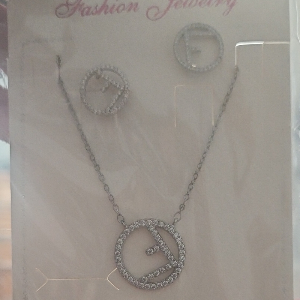 Elegant Silver Jewelry Set